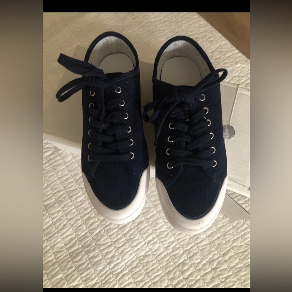 Rag and bone standar issue sneakers 9.5 women